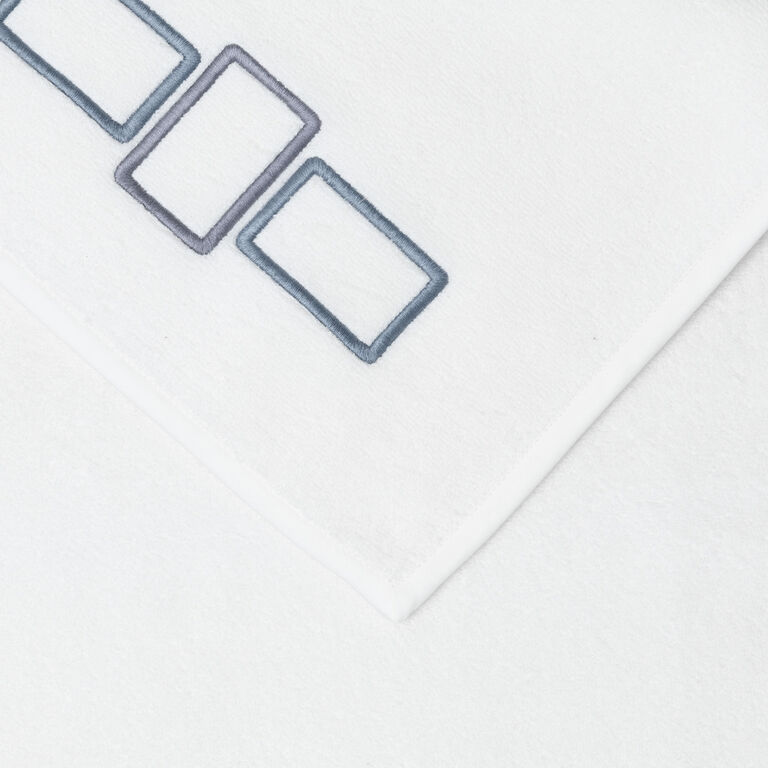 slide 5 Bold Bicolor Embroidery Bath Towel