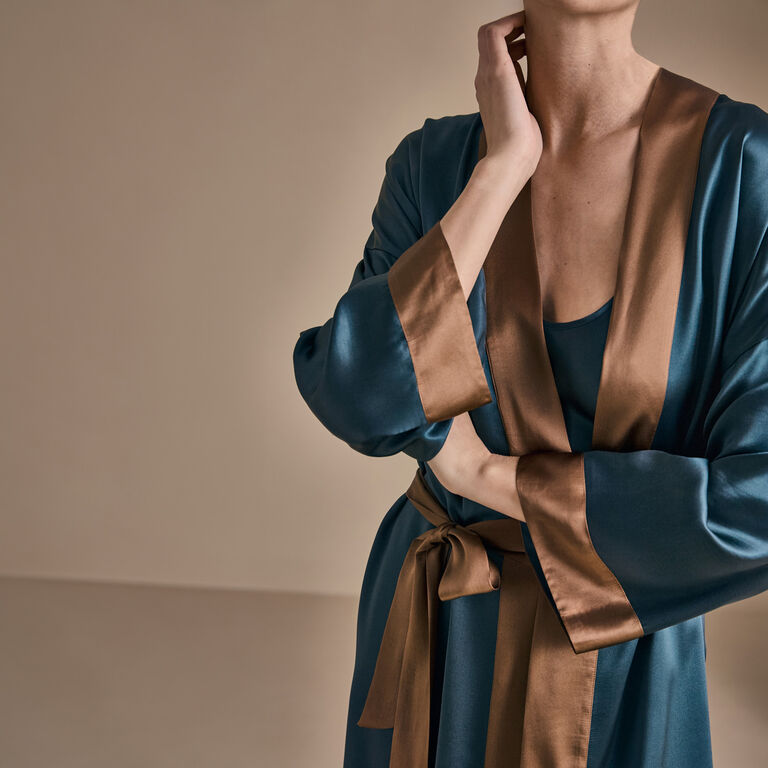 slide 4 Cascade Robe