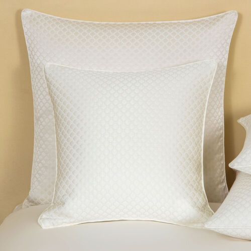 Illusione Decorative Pillow Frette