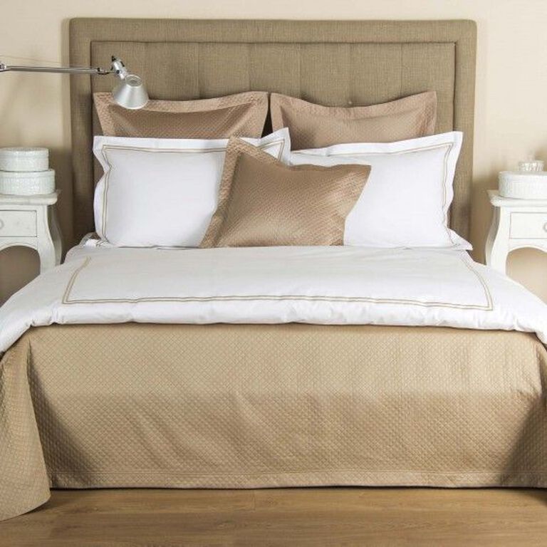 slide 4 Classic Pillowcase Set