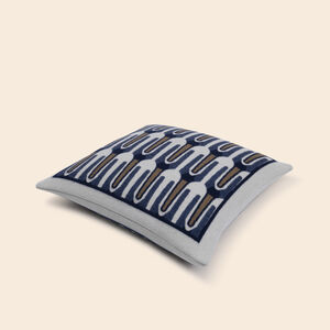 slide 4 Deco Cushion 006