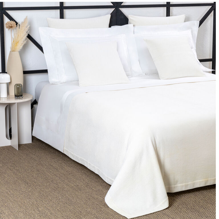 slide 3 Seraphic Bedspread