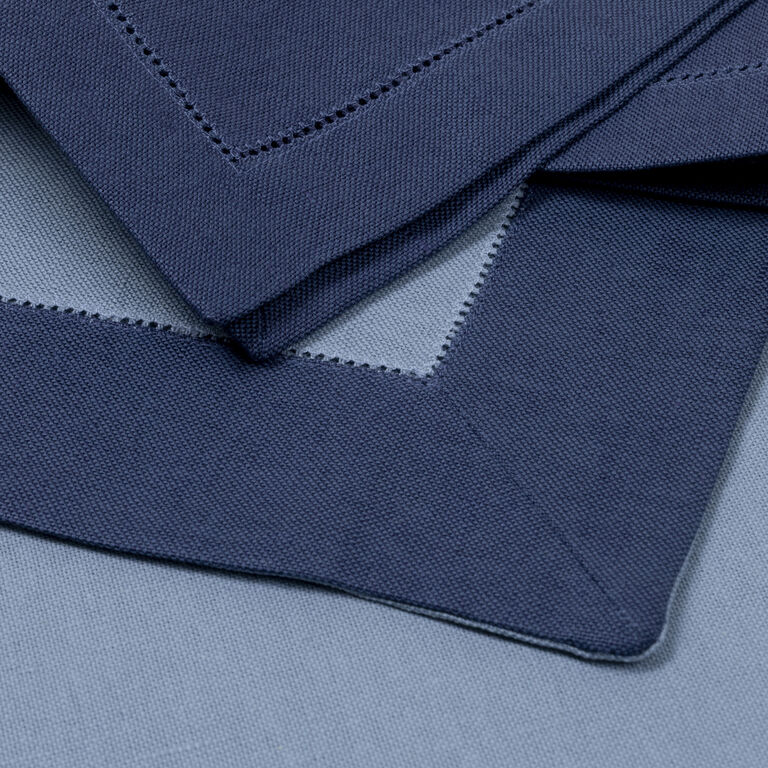 slide 4 Artistry Ajour Placemats and Napkins Set