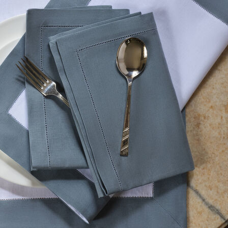 Artistry Ajour Napkins Set