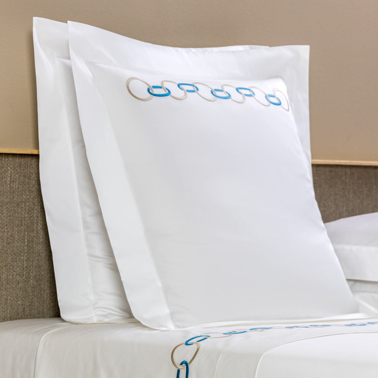 Links Embroidered Euro Sham Frette