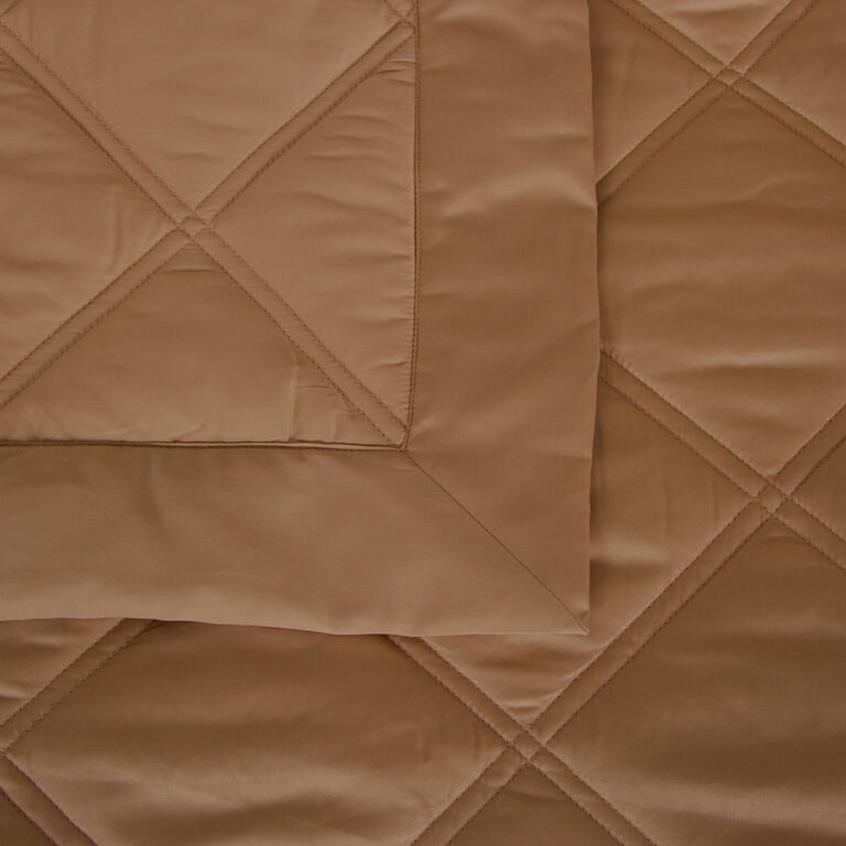 slide 3 Lozenge Light Quilt