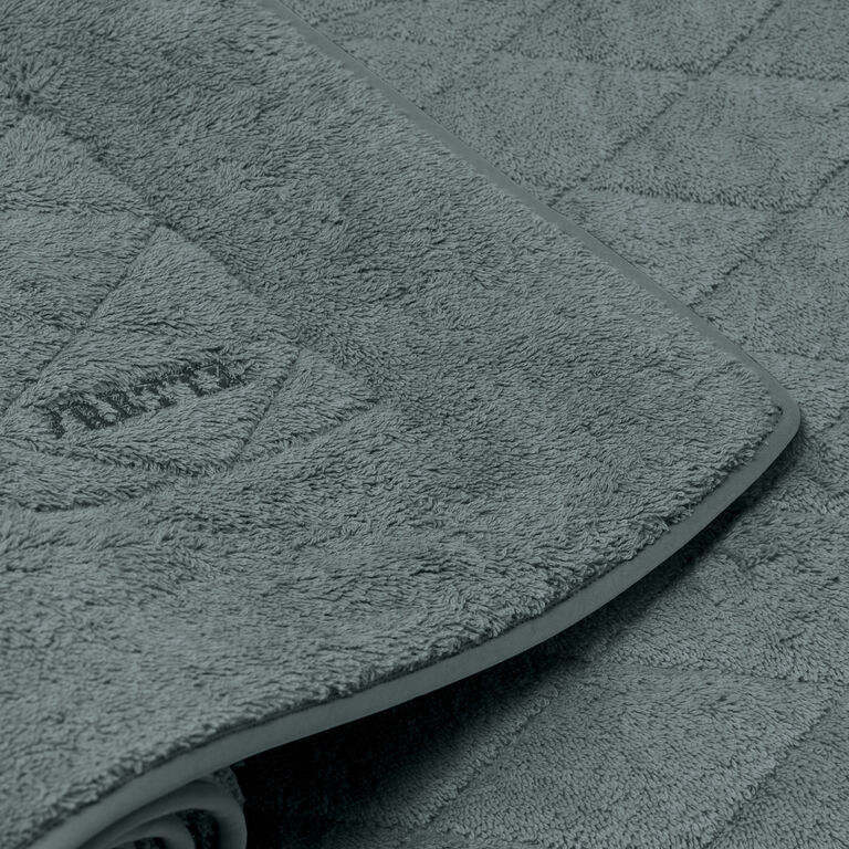 slide 3 Unito Bath Mat