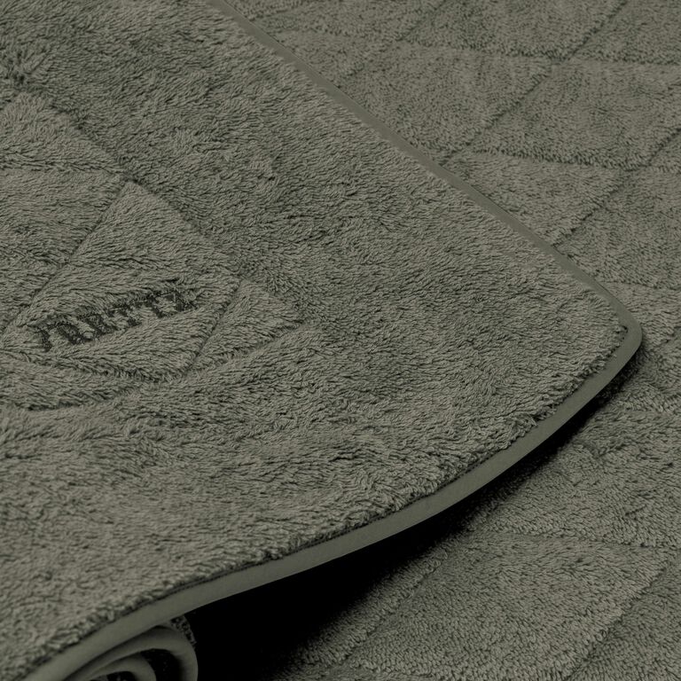 slide 3 Unito Bath Mat