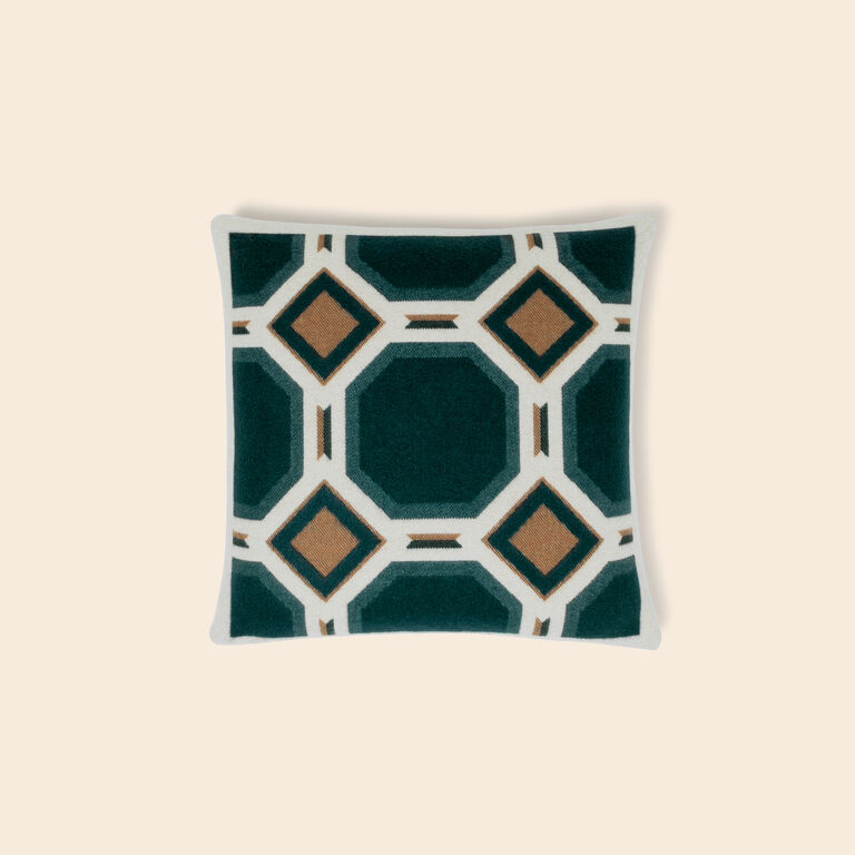 slide 1 Deco Cushion 005