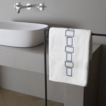 Bold Bicolor Embroidery Bath Towel