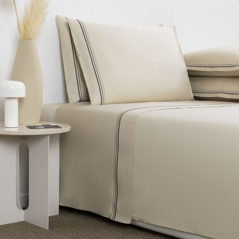 slide 1 Contemporary Sheet Set