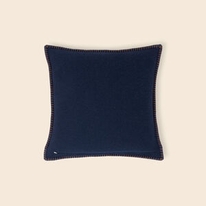 slide 2 Modernism Cushion 002
