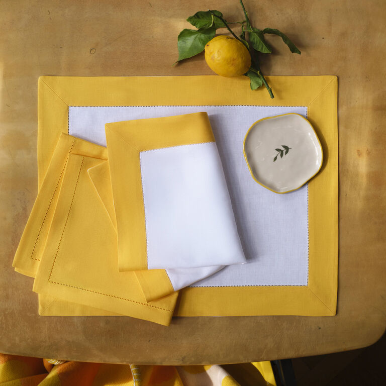 slide 1 Artistry Ajour Placemats and Napkins Set