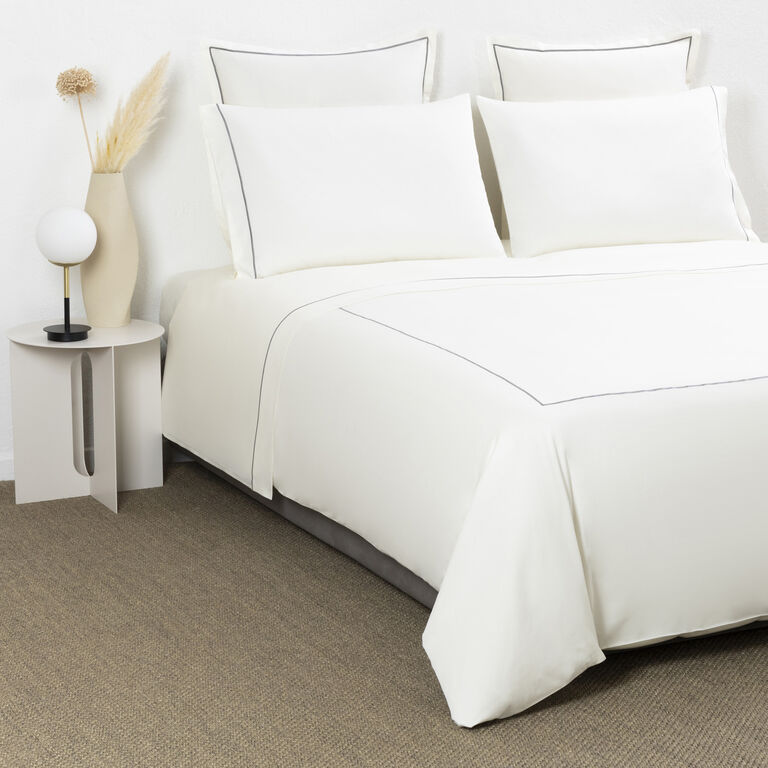 slide 4 Camelia Euro Sham