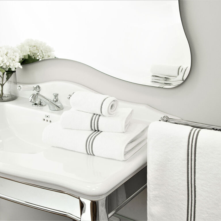 slide 4 Triplo Bourdon Bath Towel