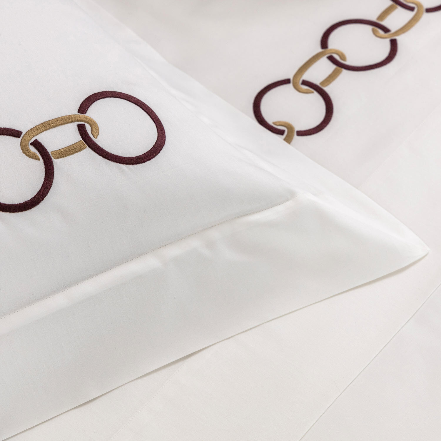 Links Embroidered Sheet Set