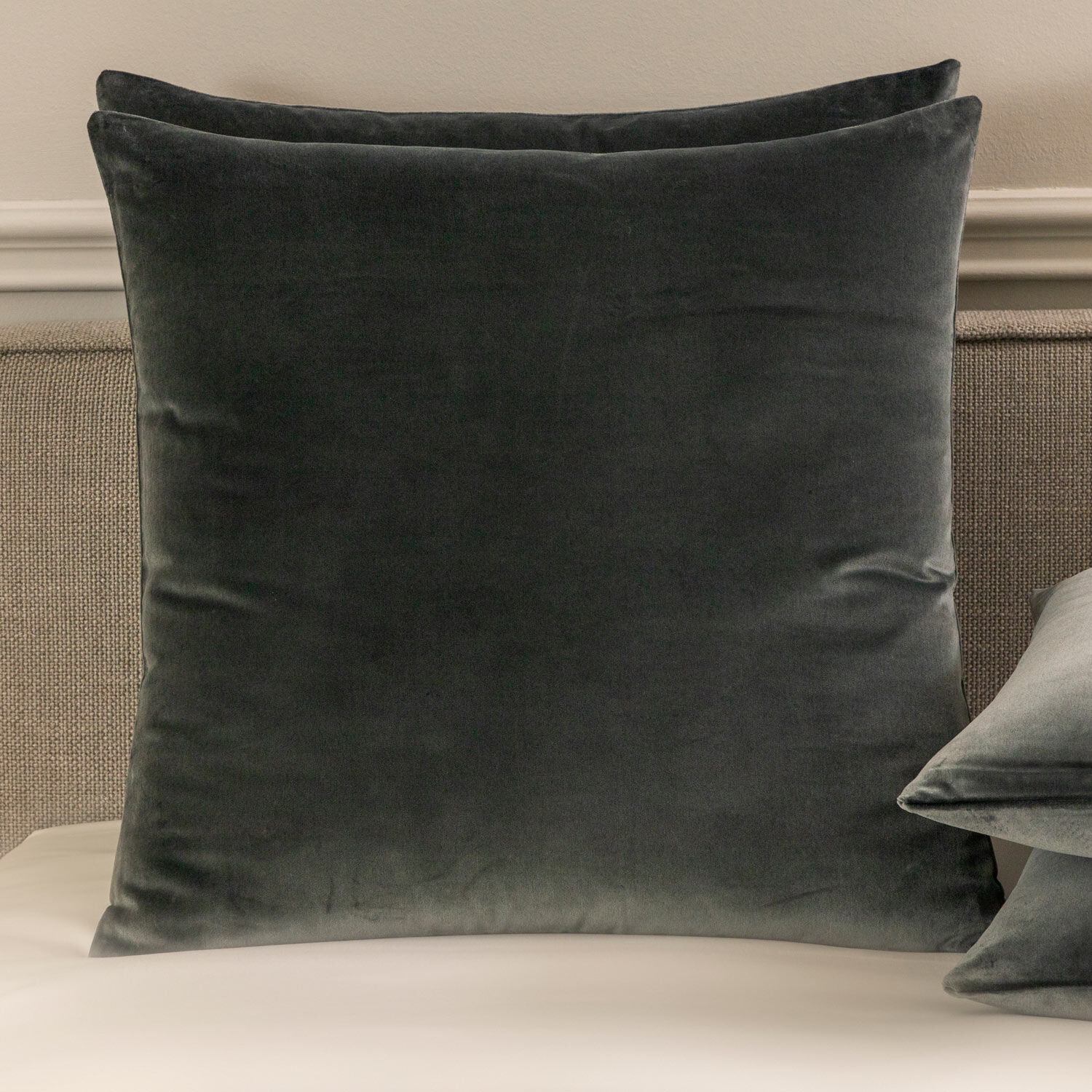 Luxury Cashmere Velvet Decorative Pillow Frette