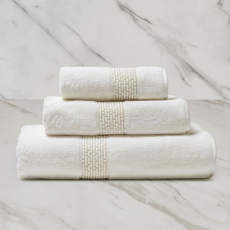 slide 2 Affinity Lace Bath Sheet