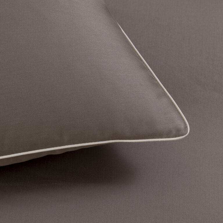 slide 3 Greenwich Euro Sham