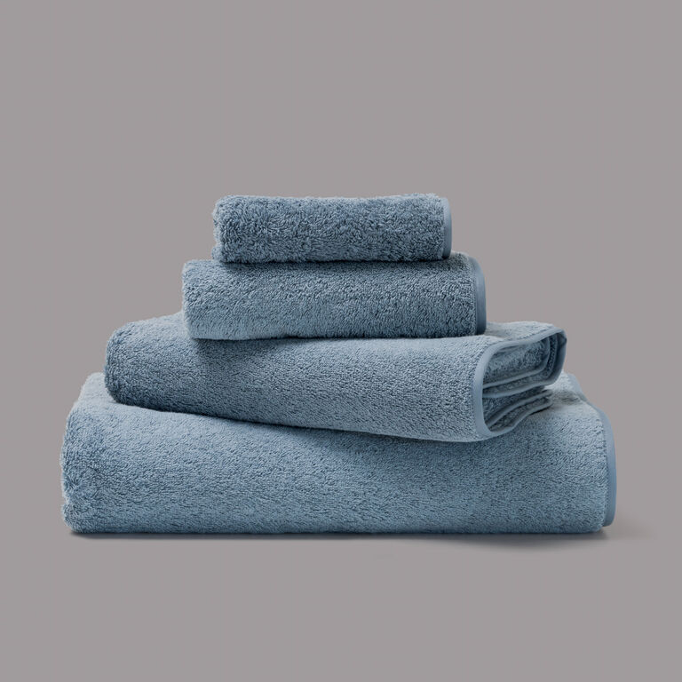 slide 3 Unito Bath Towel