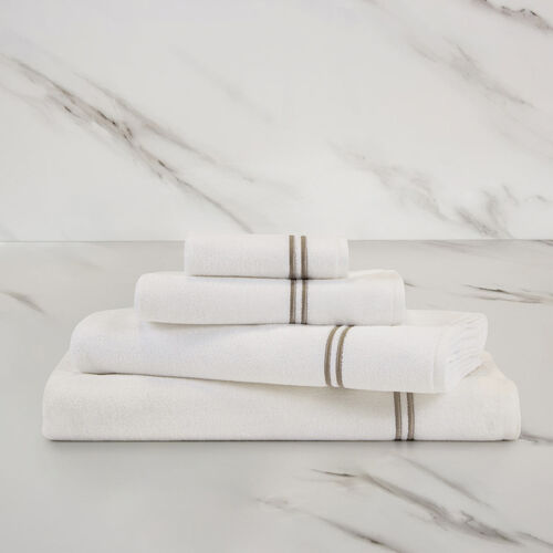 Simple Border Bath Towel Set Of 2