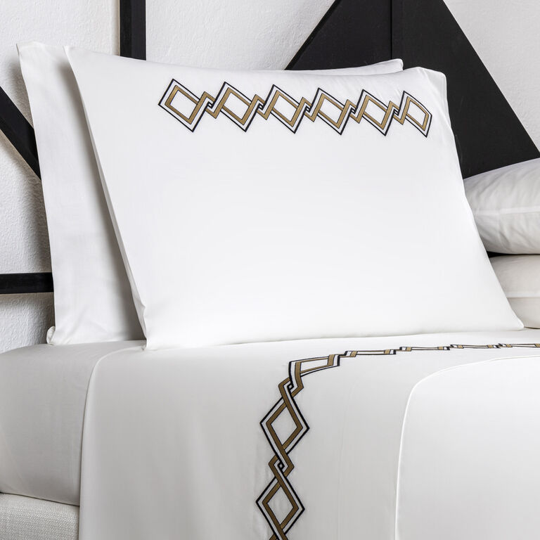 slide 2 Twist Embroidery Pillowcase