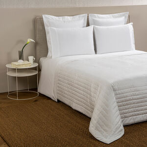 slide 4 Imperial Light Quilt White