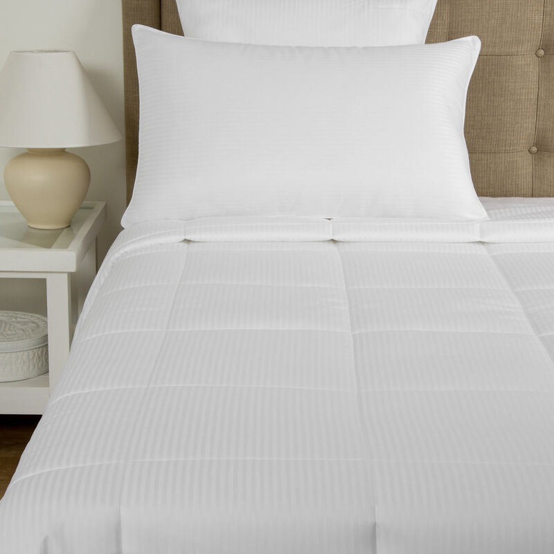 Nuvola Medium Down Alternative Comforter Frette