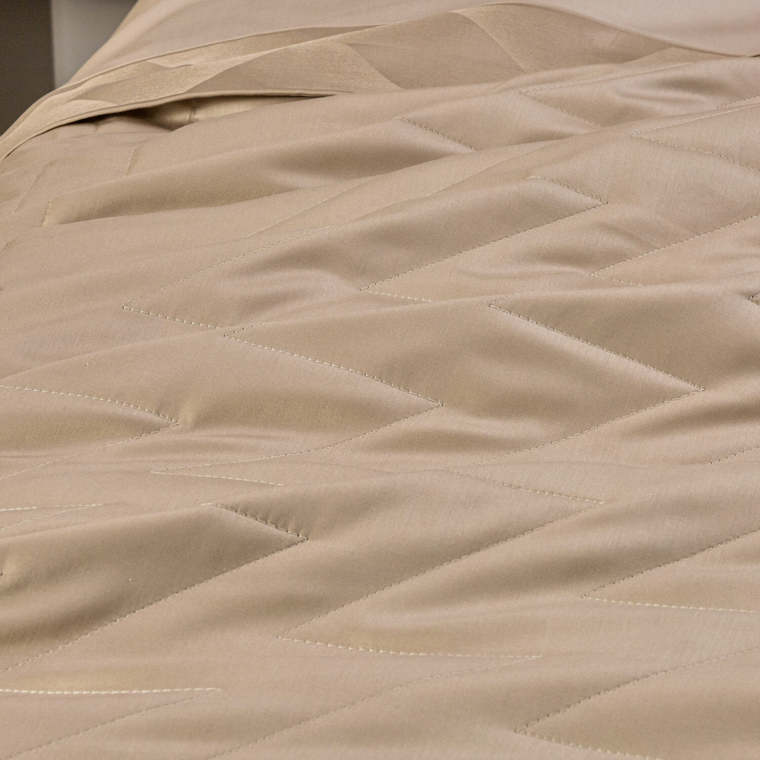 Tecla Light Quilt