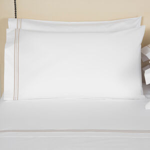 slide 1 Triplo Bourdon Pillowcase
