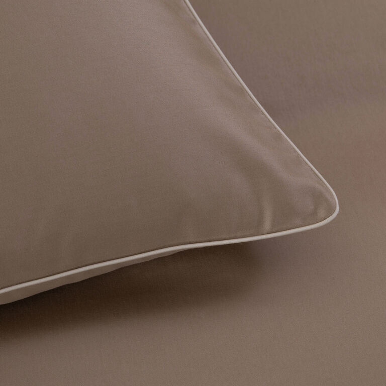 slide 3 Greenwich Euro Sham