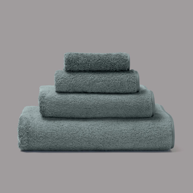 slide 4 Unito Bath Towel