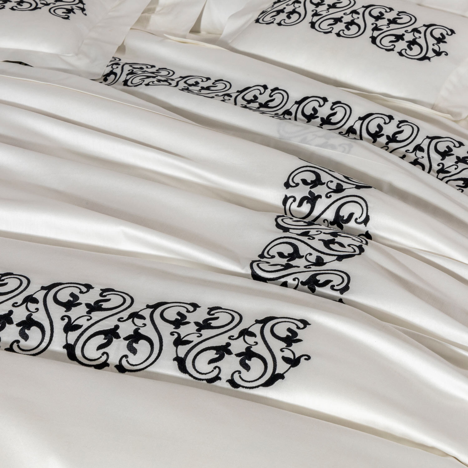 slide 4 Ornate Medallion Embroidered Sheet Set