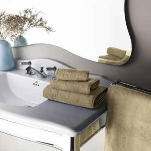 slide 4 Unito Hand Towel