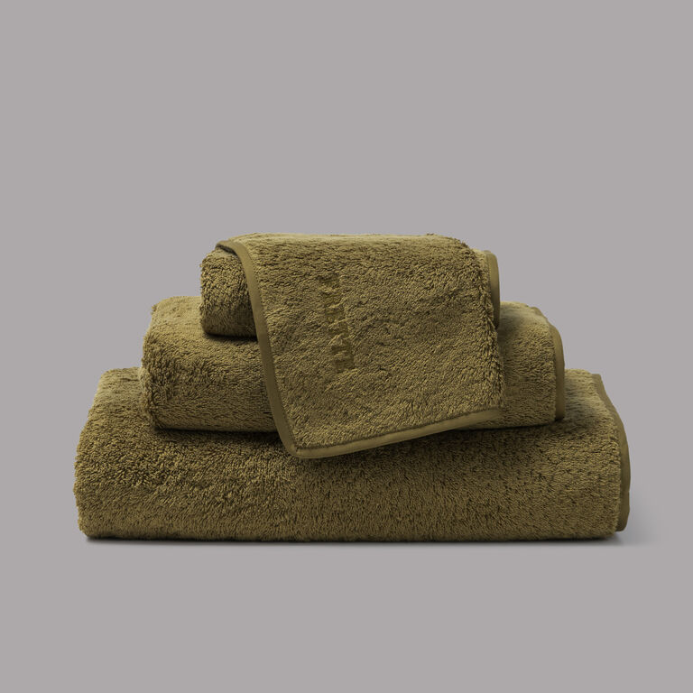 slide 3 Unito Wash Cloth