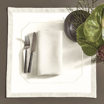 Simposium Embroidery Table Set
