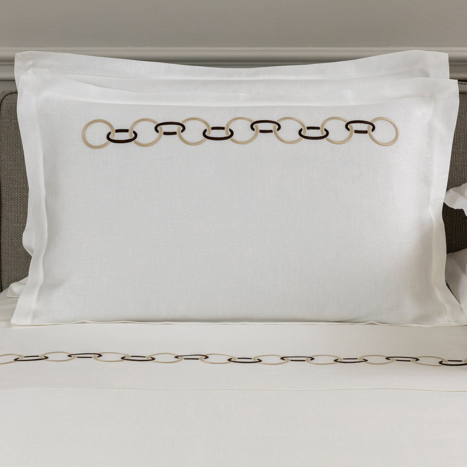 NEW Frette BISCAY Set of 2 King Pillow Shams White Embroidered Sham 