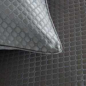 slide 3 Illusione Decorative Pillow Cover