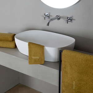 slide 2 Unito Bath Towel