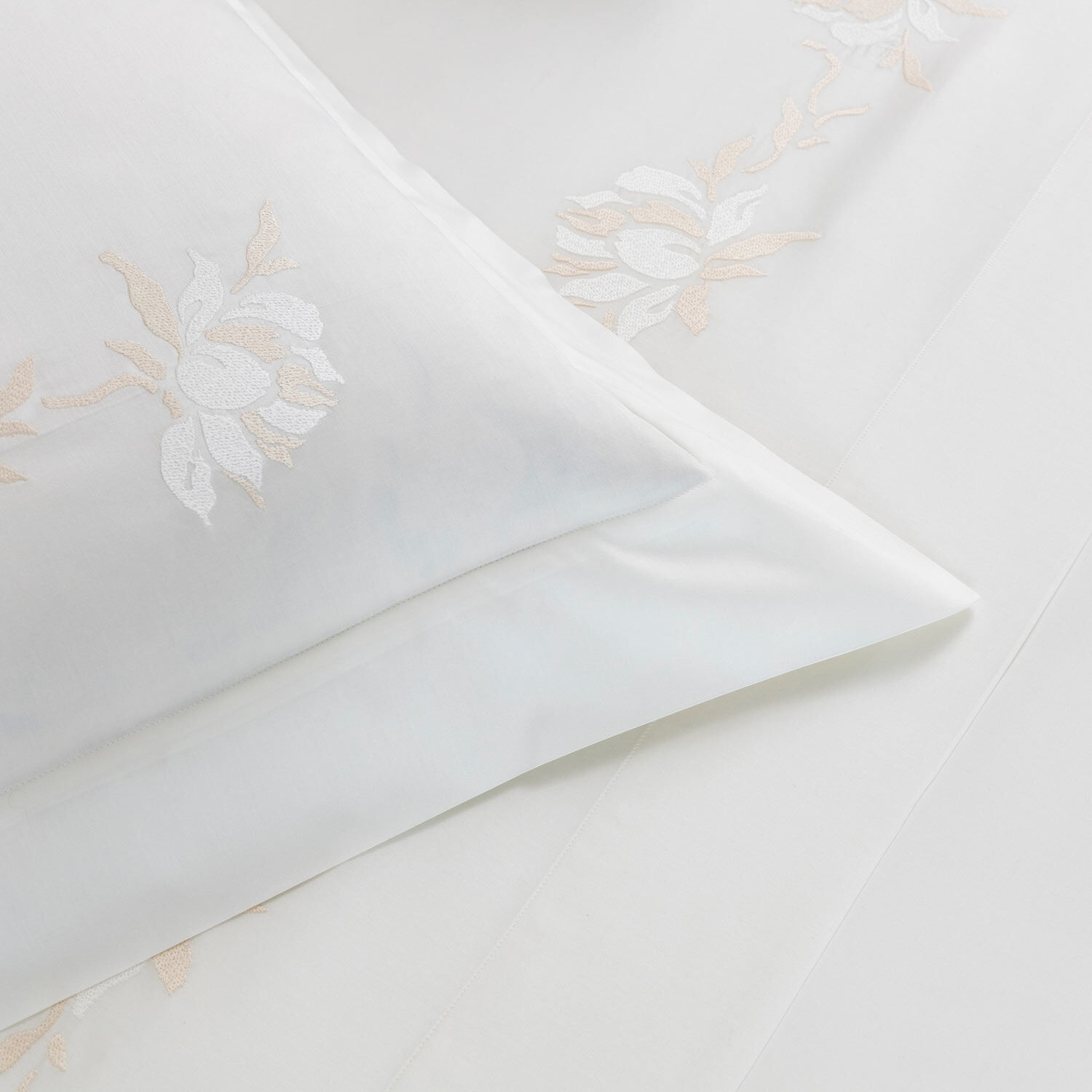 Peonia Embroidered Duvet Cover