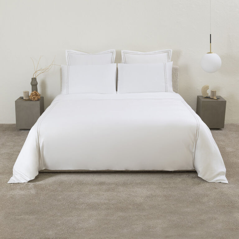 slide 4 Elegance Duvet Cover