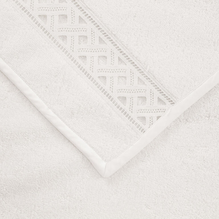 slide 3 Lozenge Lace Guest Towel