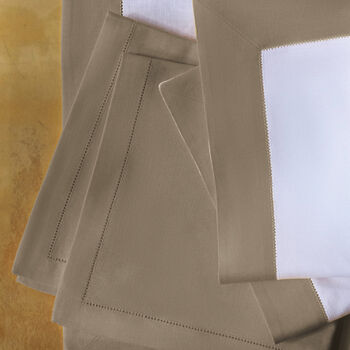 Artistry Ajour Napkins Set