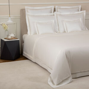slide 5 Net Lace Sheet Set