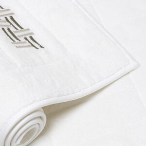 slide 3 Basket Weave Embroidery Bath Mat