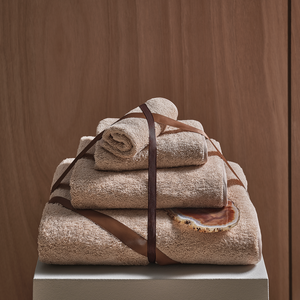 slide 3 Unito Bath Towel