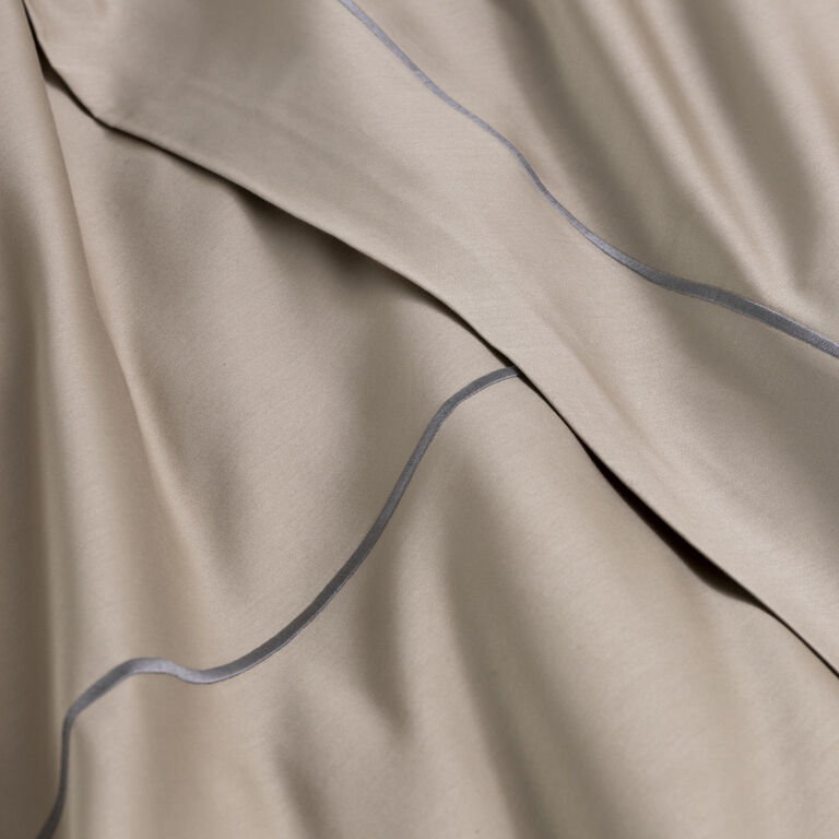 slide 5 Camelia Sheet Set