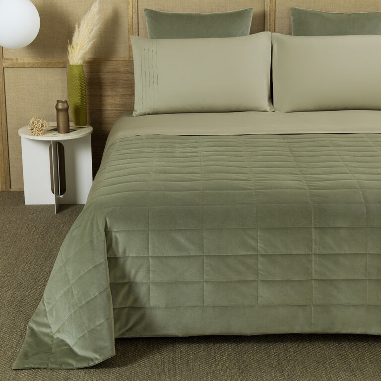 slide 1 Luxury Cashmere Velvet Light Quilt