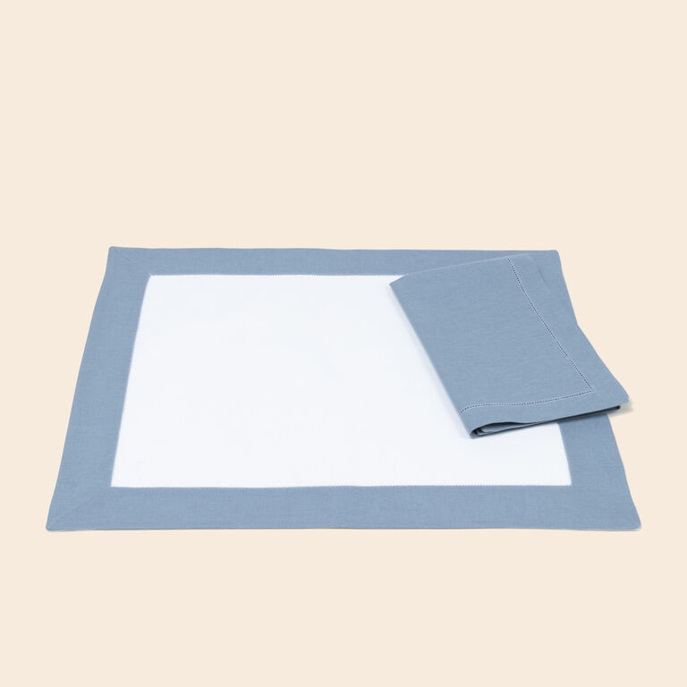 slide 3 Artistry Ajour Placemats and Napkins Set