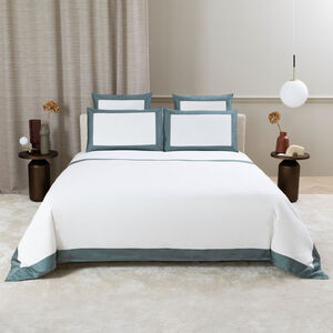 slide 4 Bold Duvet Cover